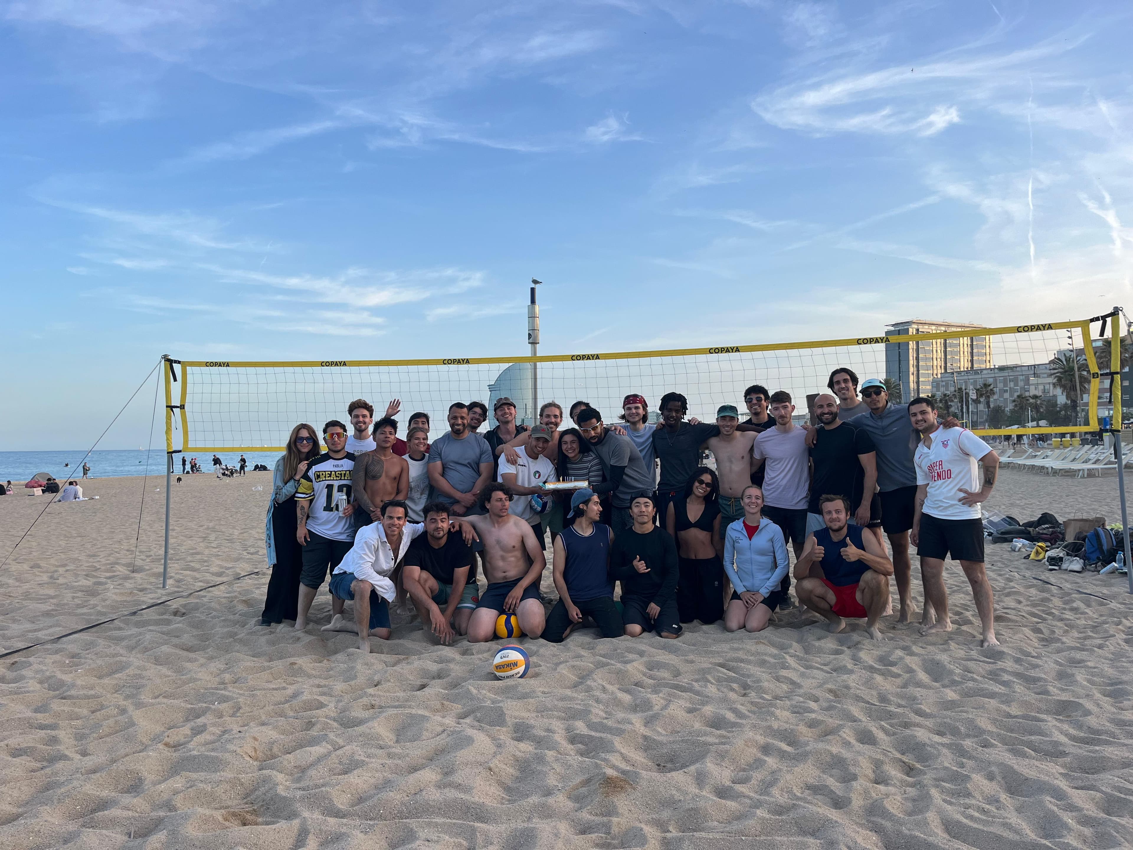 Women's volleyball game with Keep Calm Community Barcelona